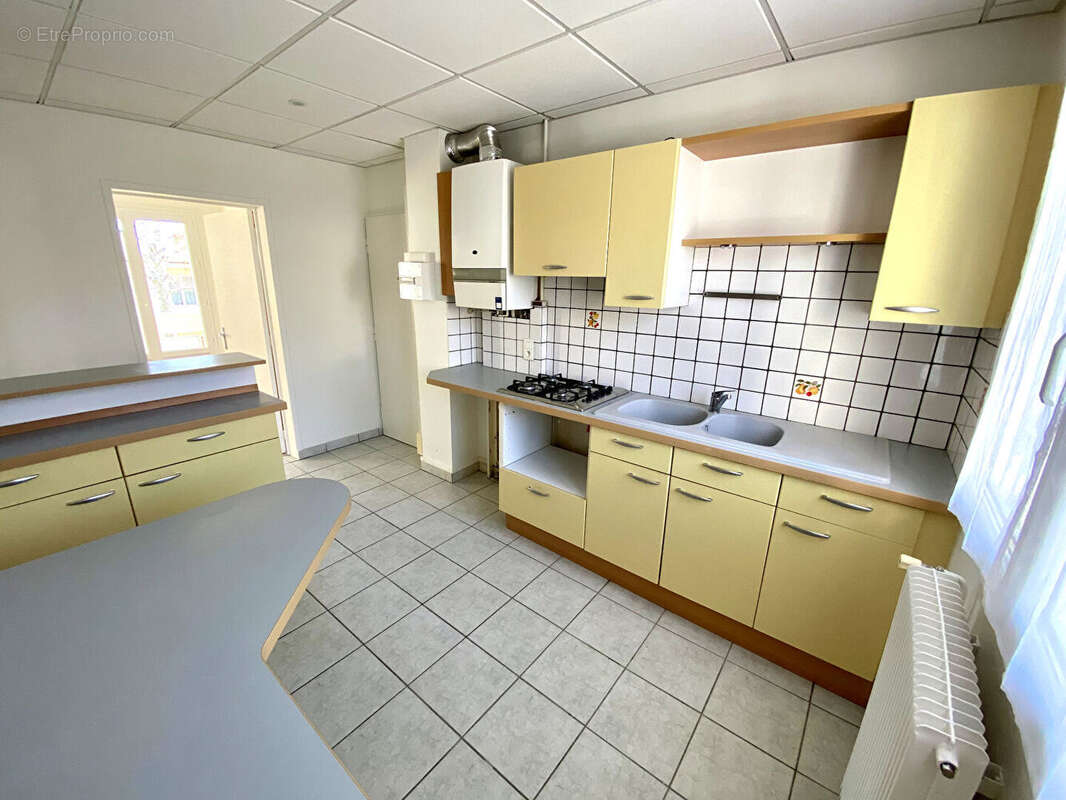 CLERMONT-FERRAND / Appartement à vendre quartier "la Glacière" avec garage, balcon et atelier ! - photo 5