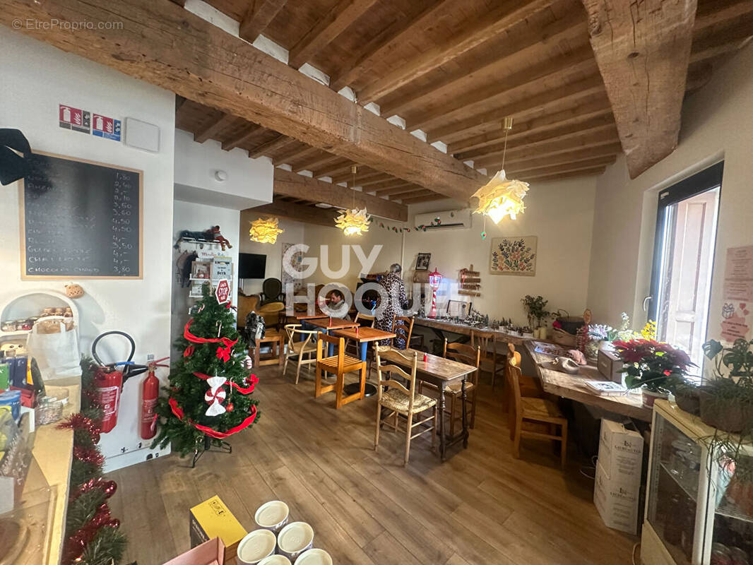 Commerce à SAINT-CYPRIEN