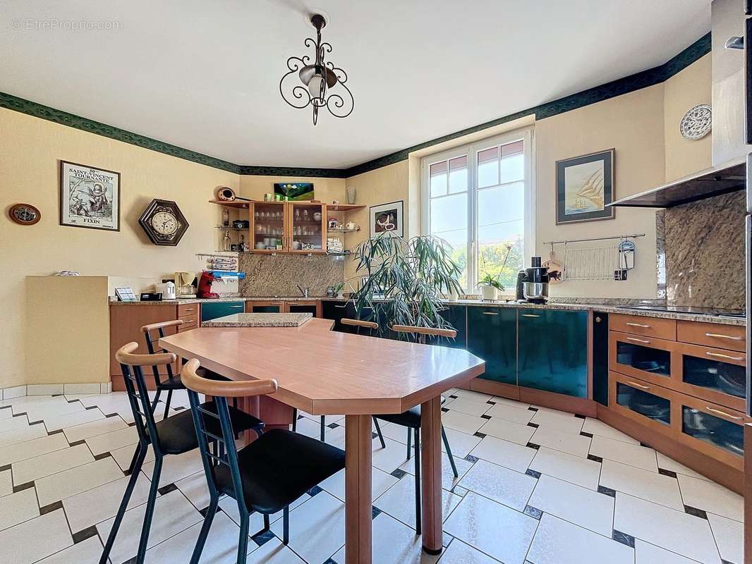 Maison à LAMARCHE-SUR-SAONE