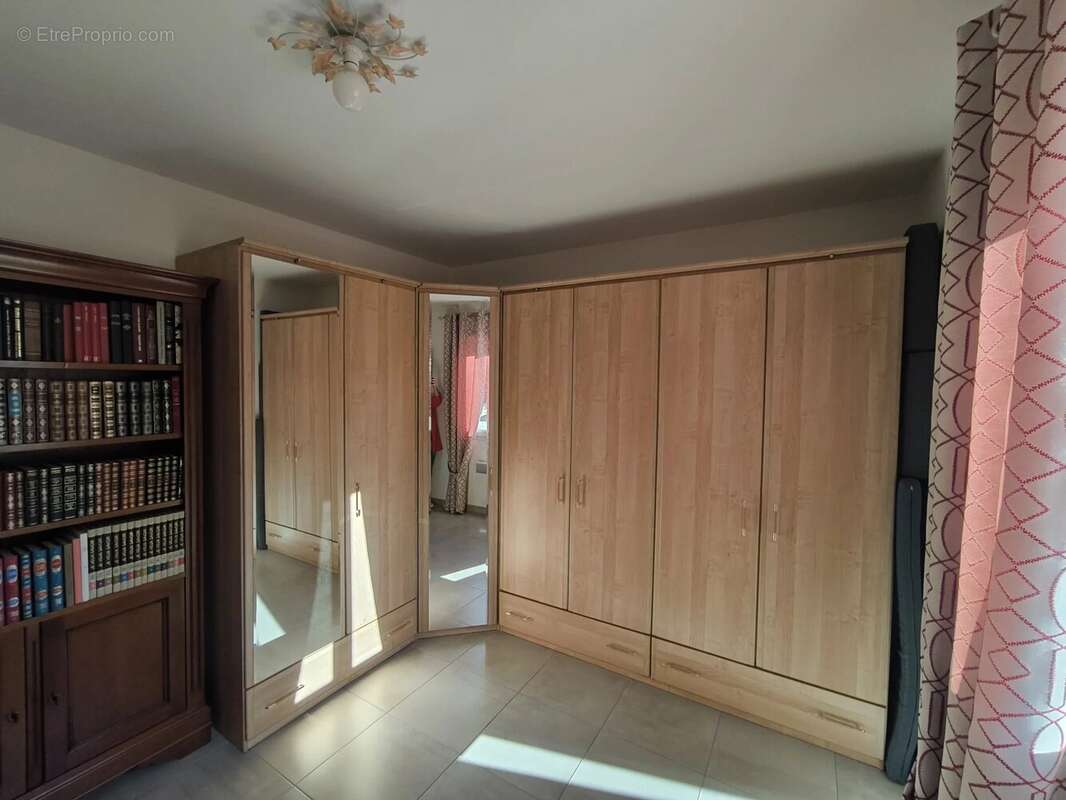 Maison à CHAILLAC-SUR-VIENNE