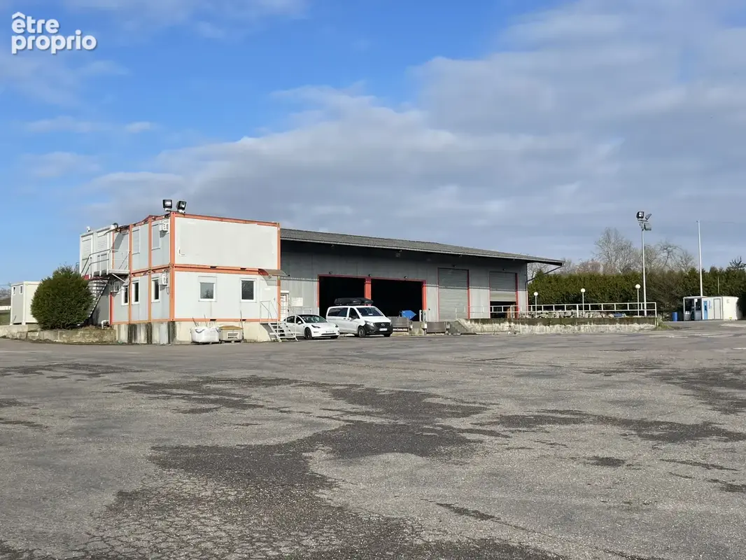 Vente propriété, pavillon +  bâtiment de 700 m2 env sur terrain de 2,12 ha LURE - photo 3