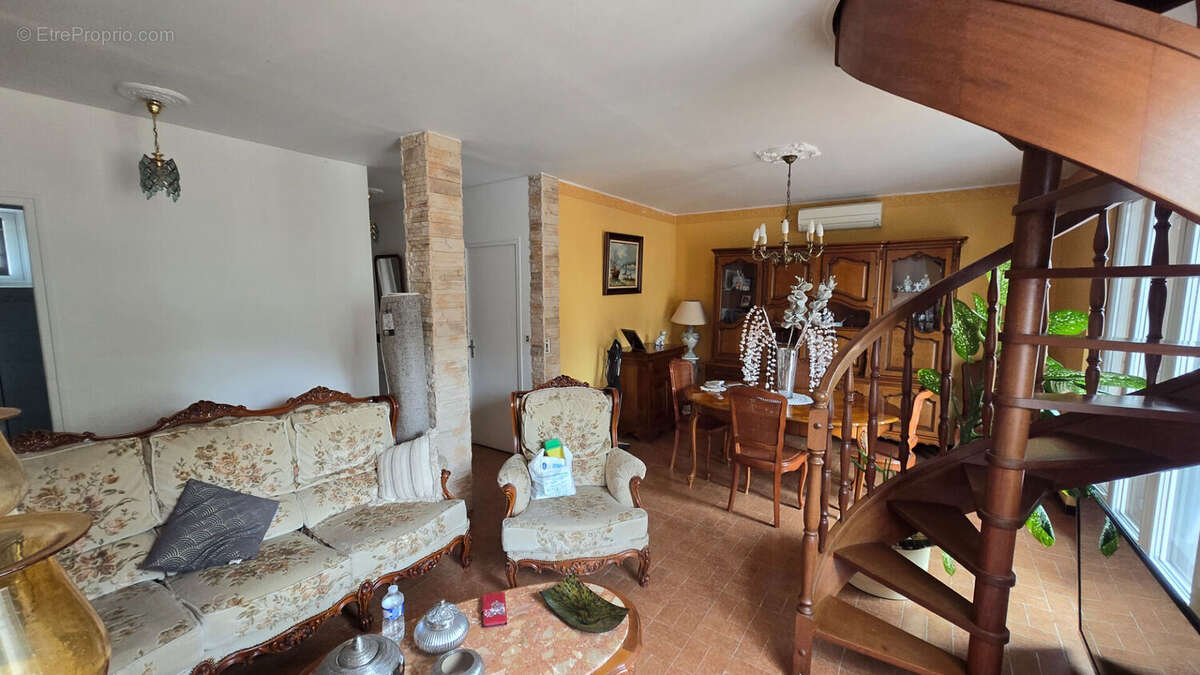 Maison familiale de 123 m² au sol sur 1 278 m² de terrain - photo 16