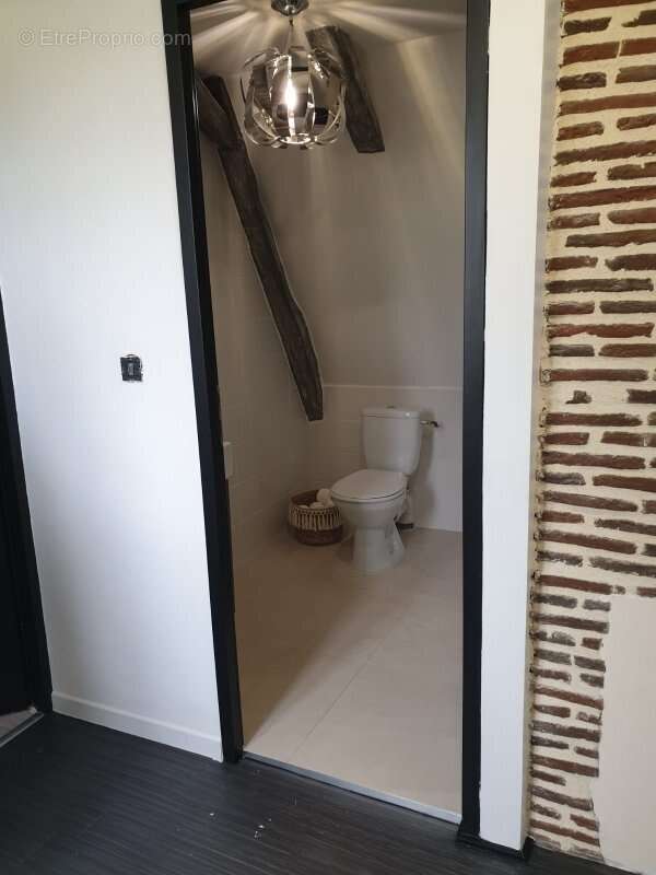 Maison à SAINT-PIERRE-DE-CHIGNAC