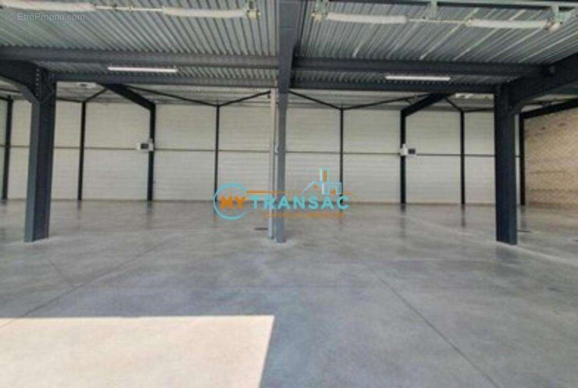 Commerce 502 m² à Bondoufle  - photo 3