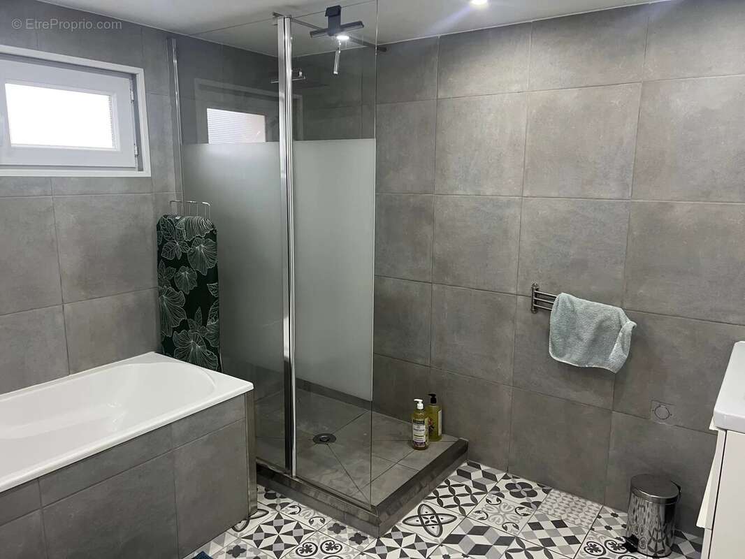 Maison à CHEVRIERES