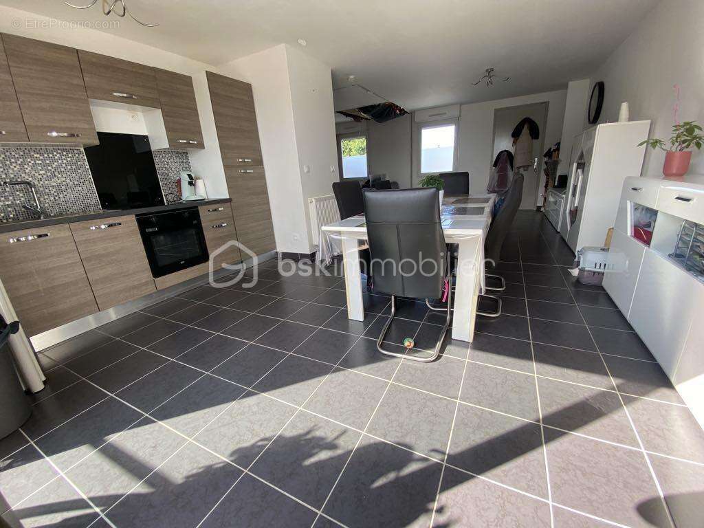 Maison à OSTRICOURT