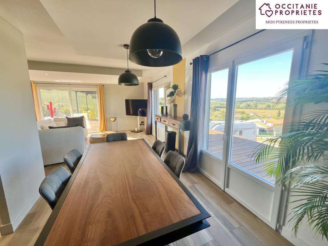 Maison à LEZAT-SUR-LEZE