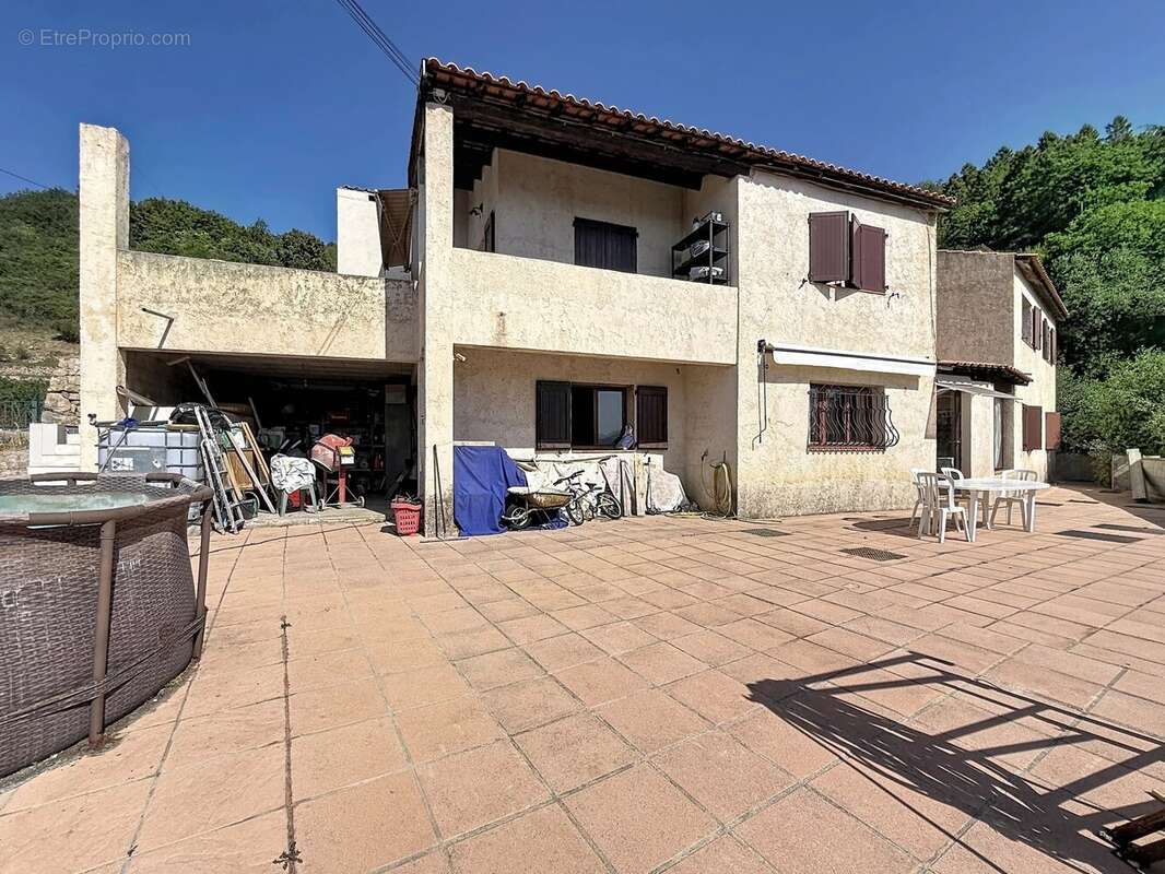 Villa individuelle divisée en 2 appartements – Bonson - photo 17