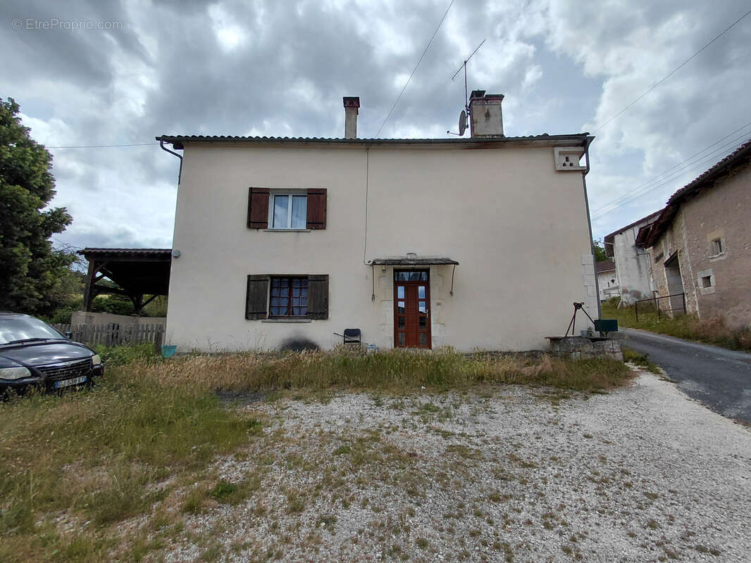 Maison à MONTAGRIER