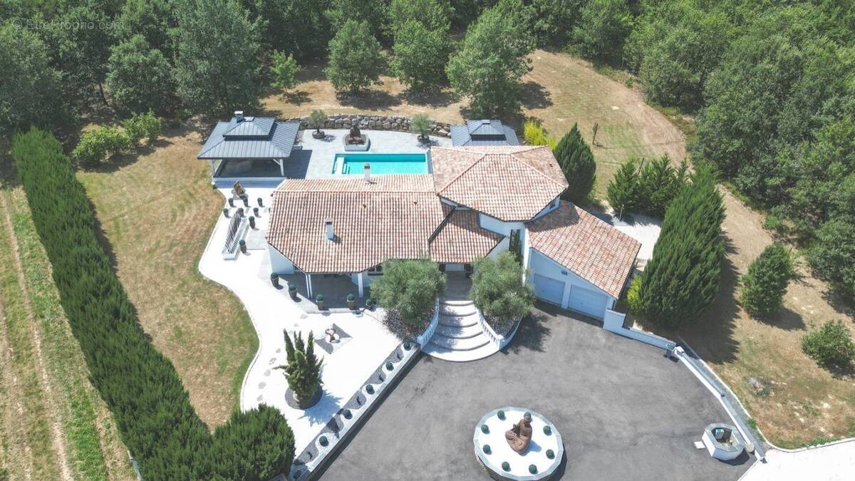 Maison à VACQUIERS