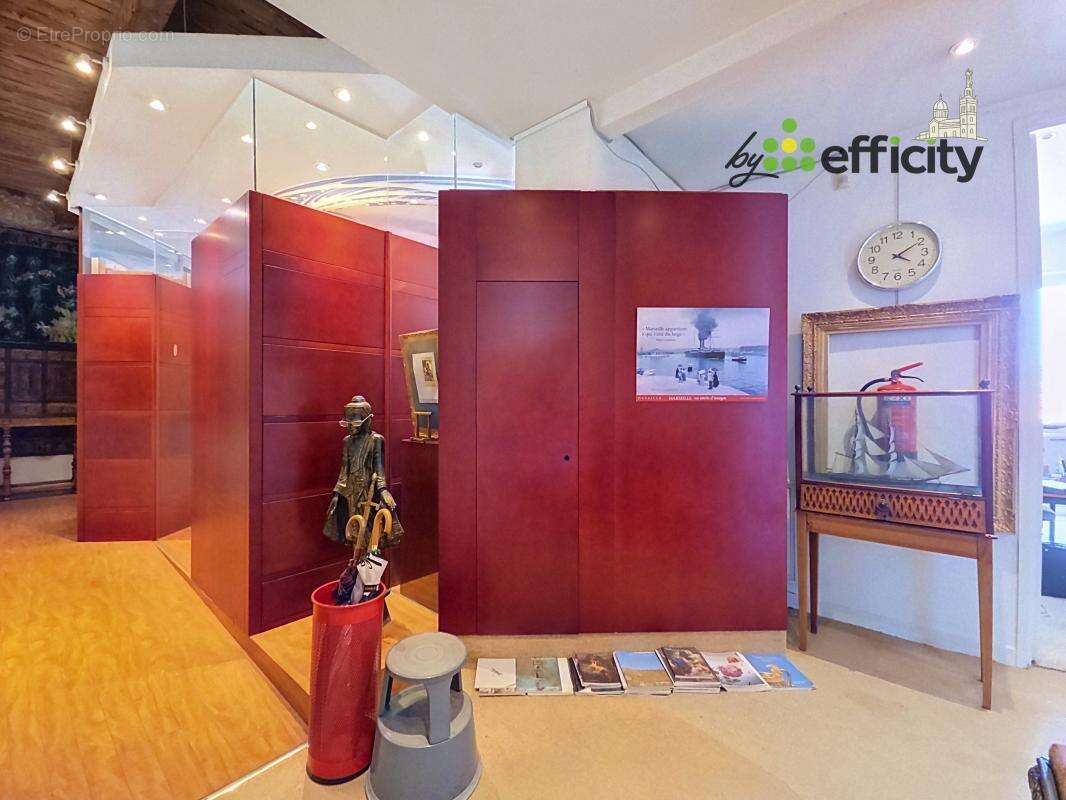 Commerce 131 m² à Marseille-1e  - photo 3