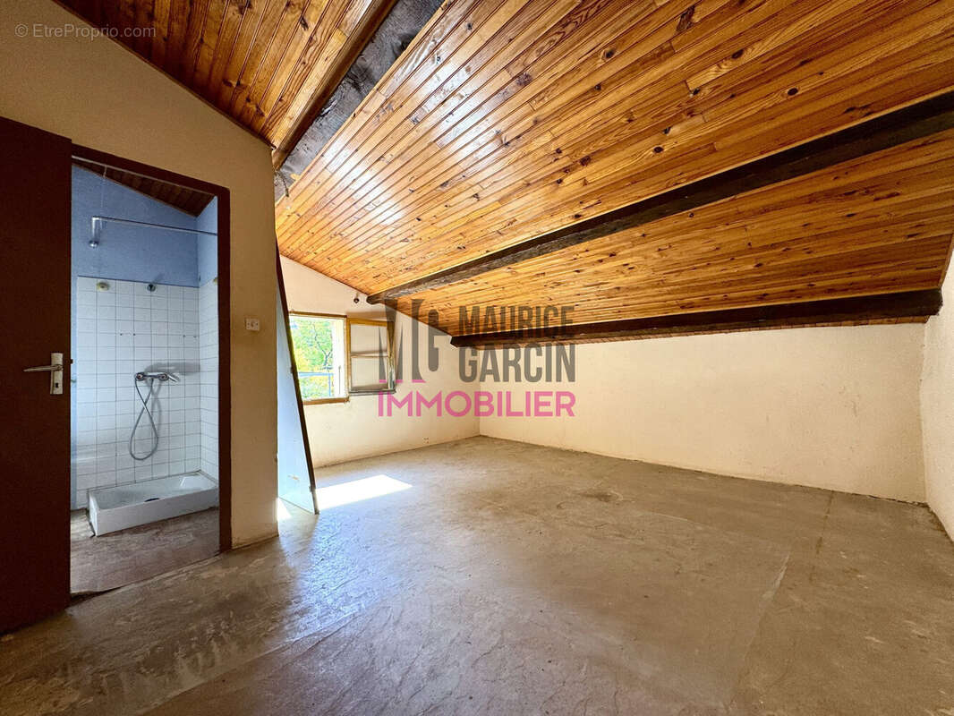 Maison 142 m² à La Roque-Sur-Pernes  - photo 8