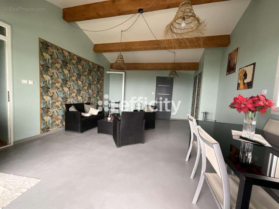 Maison à SAINT-JEURE-D&#039;ANDAURE