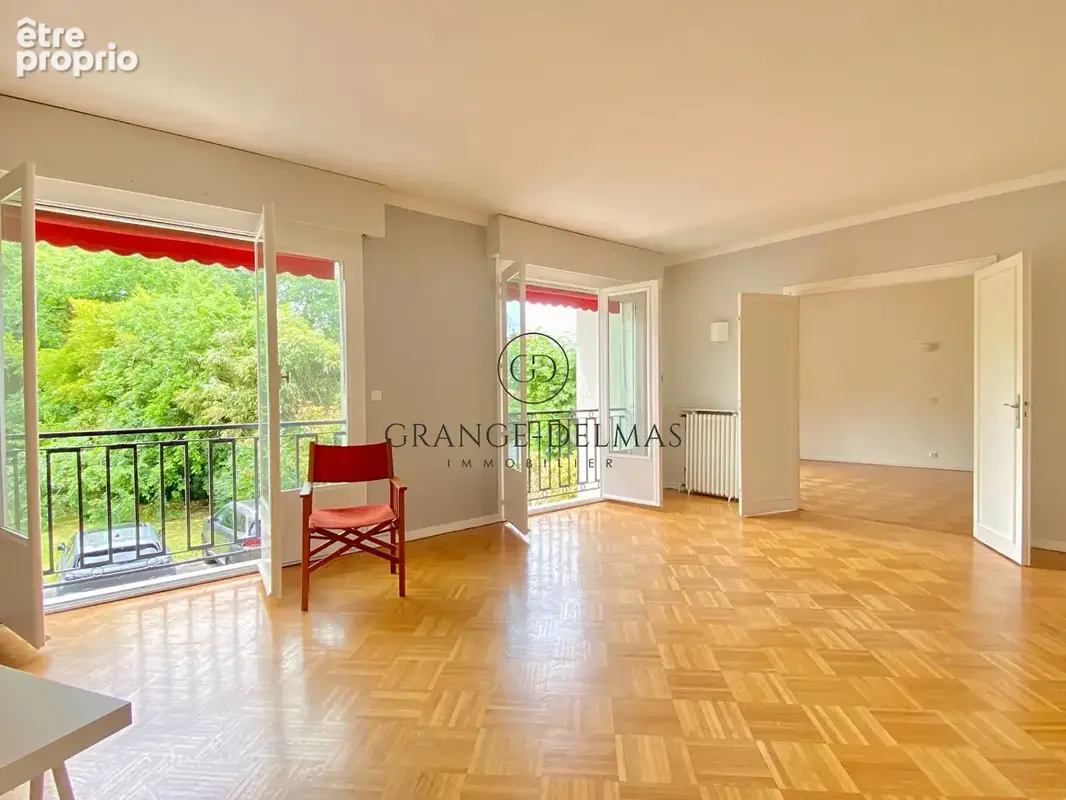 Appartement  DARCHAND avec ascenseur et garage - CAUDERAN CENTRE - photo 2