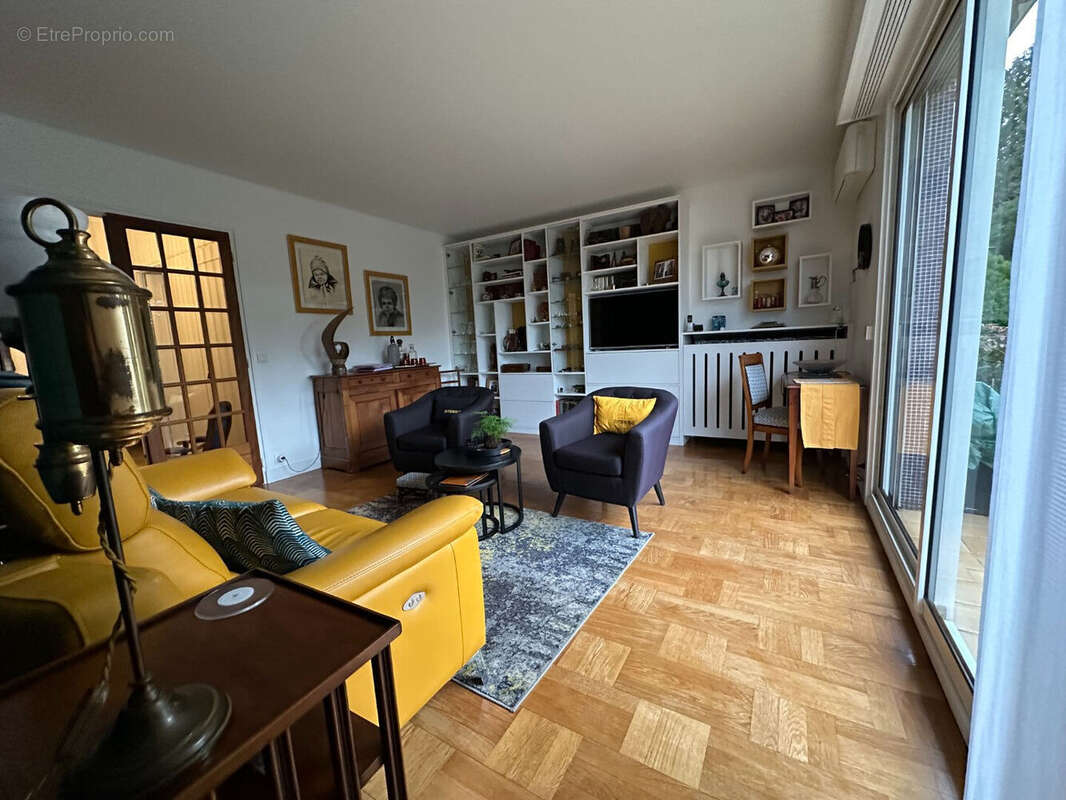 Appartement à SAINT-MAUR-DES-FOSSES