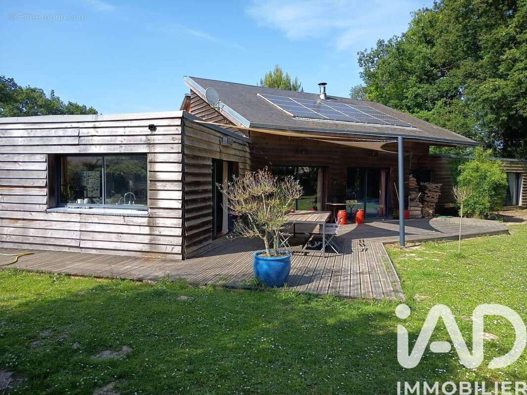 Maison 353 m² à Verrie  - photo 9