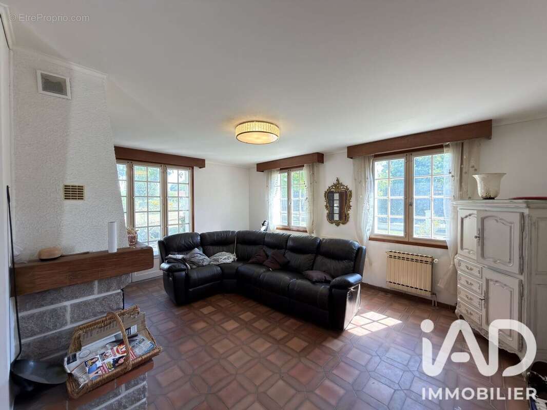 Maison 150 m² à Saint-Sulpice-Le-Gueretois  - photo 3