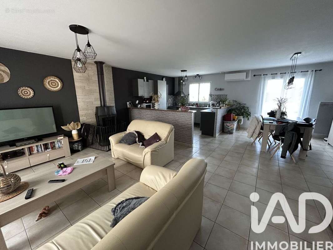 Photo 2 - Maison à SAINT-BENOIT-DU-SAULT
