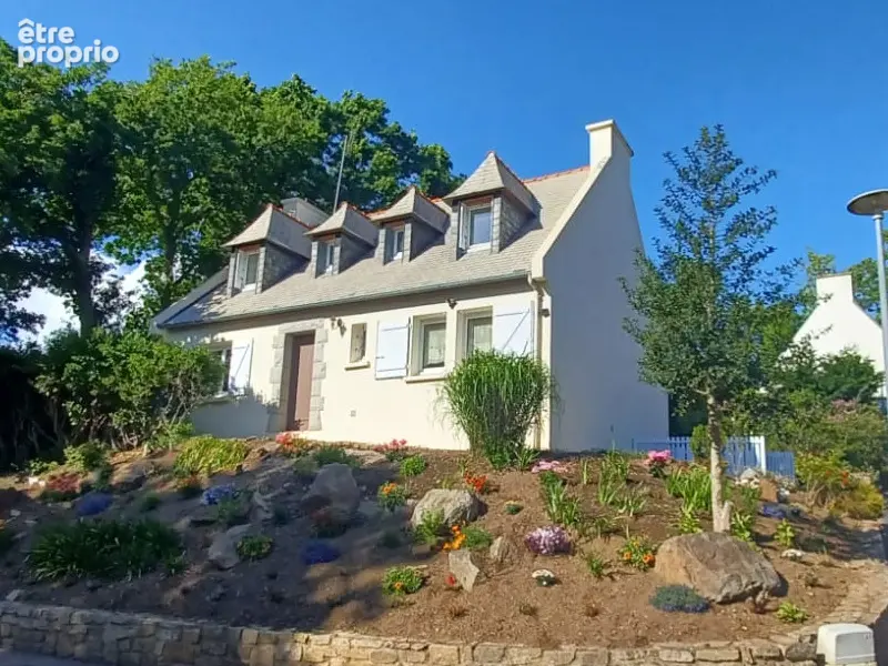 Maison à LE RELECQ-KERHUON