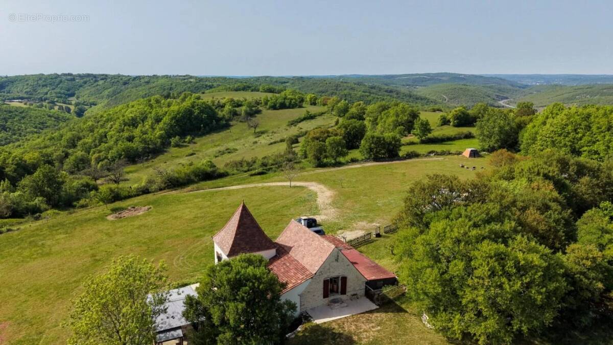 Maison à GOURDON