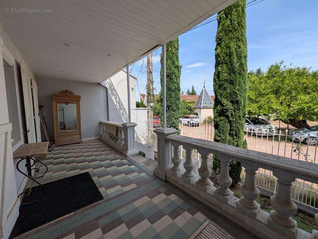 Maison à COMMELLE-VERNAY