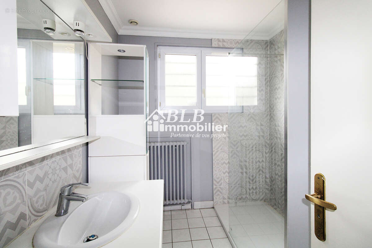 Maison à LE PERRAY-EN-YVELINES