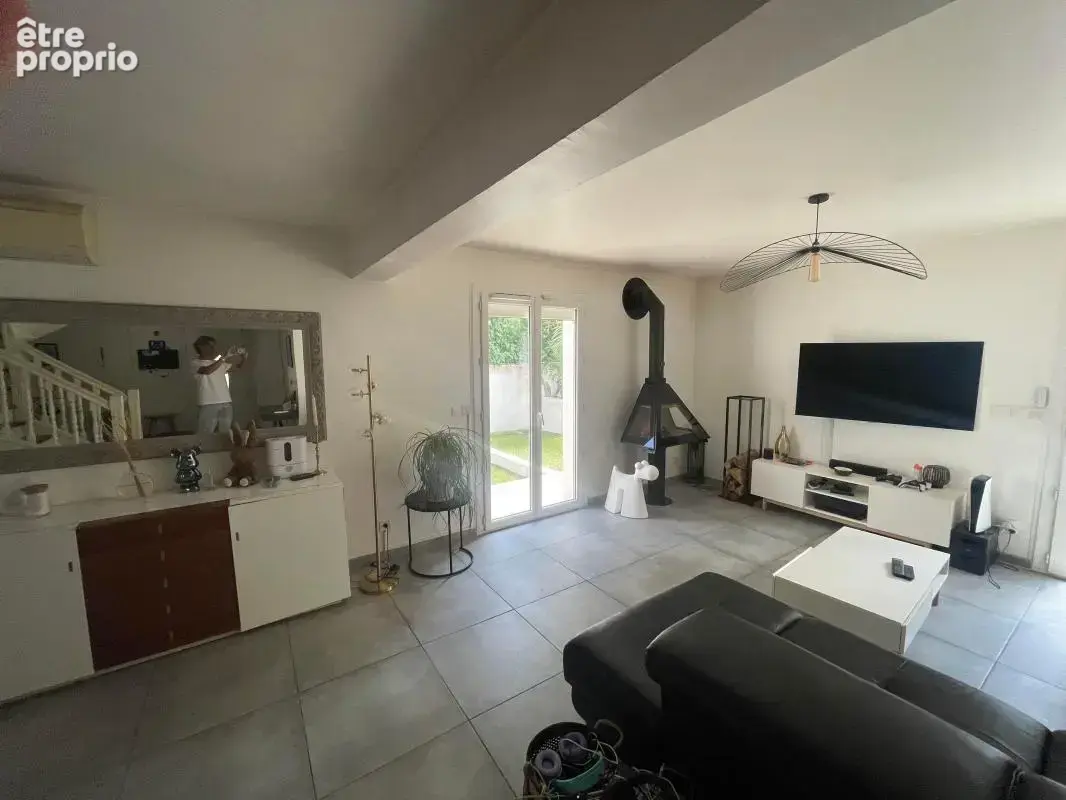 A vendre la seyne sur mer 83500 quartier sud tres belle villa avec piscine 4 chambres - photo 5