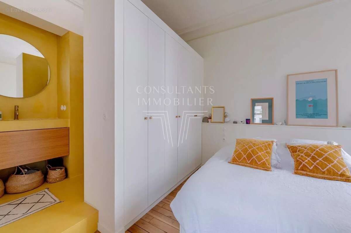 Appartement à PARIS-17E