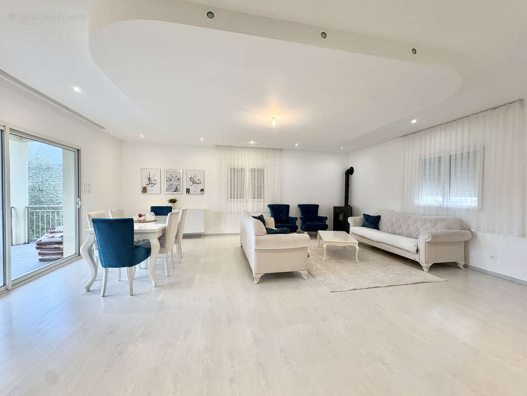 Maison à TERRASSON-LAVILLEDIEU