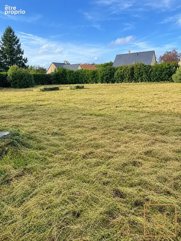 Terrain à SAINT-MARTIN-DES-ENTREES