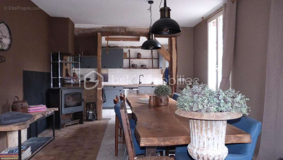 Grande maison de ville avec Hangar et jardin - photo 3