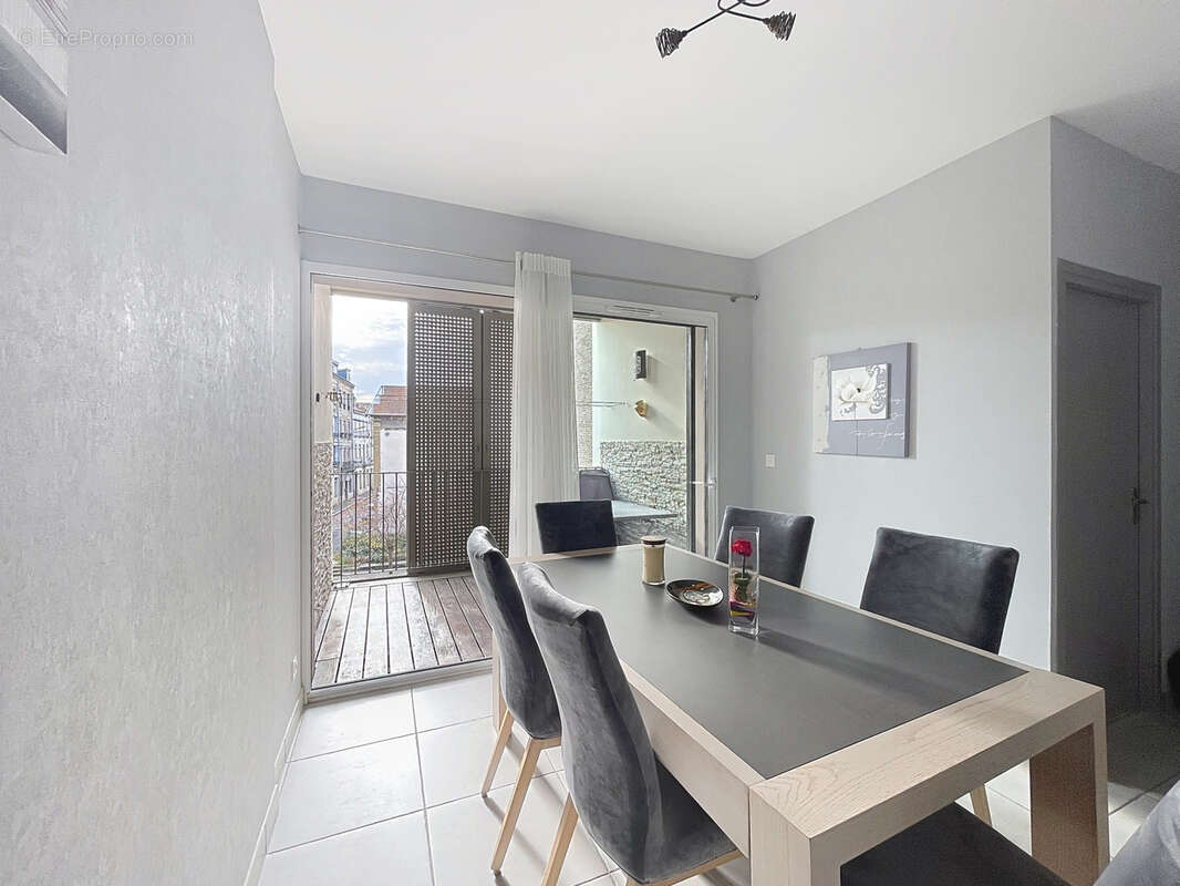 Appartement à SAINT-ETIENNE