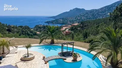 Maison 12 pièces 300 m² à vendre à Theoule-Sur-Mer (06590) - photo 2