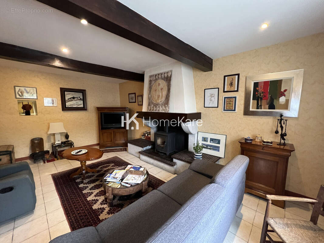 Maison 130 m² à Gourdan-Polignan  - photo 6