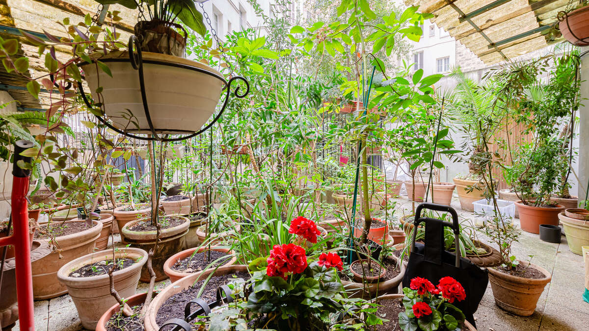 Commerce à PARIS-16E