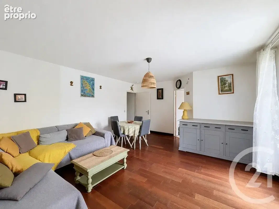 Appartement à MOISSY-CRAMAYEL