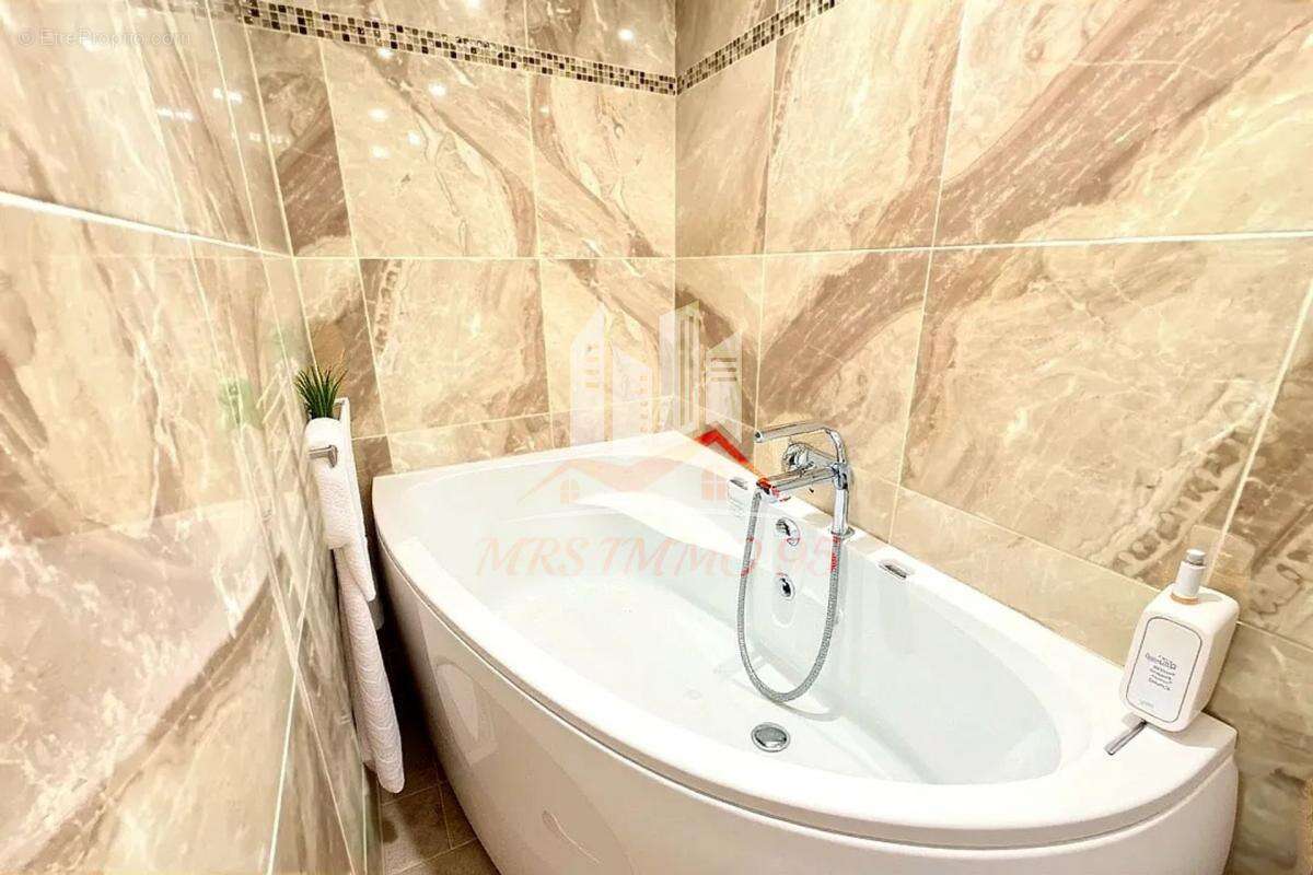 Maison à CHAUMONTEL