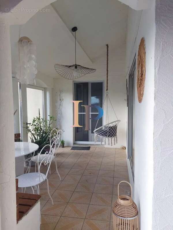 Maison à VOUGY