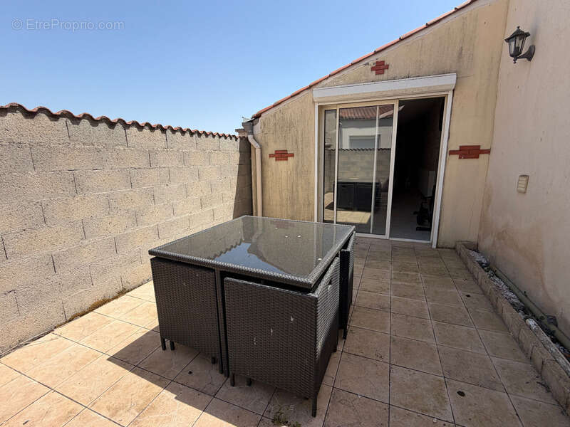 Bessay (85320) au calme charmante maison en pierres renovee 3/4 chambres avec dependances et jardin - photo 11
