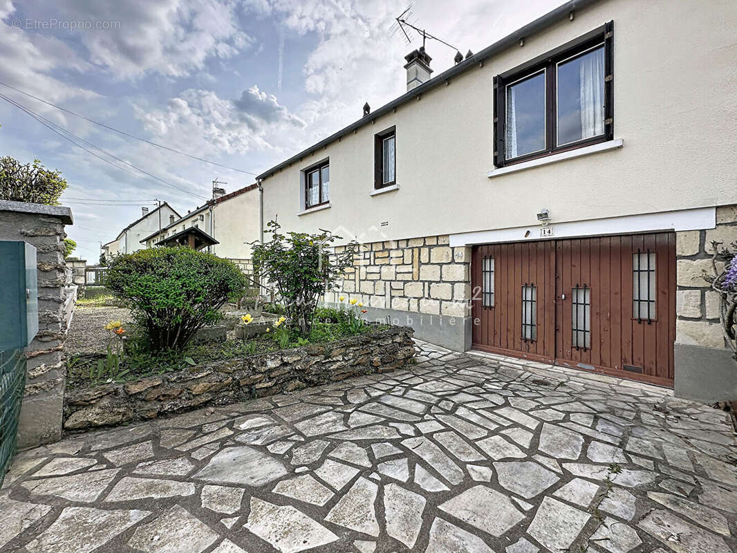 Maison à ROISSY-EN-BRIE