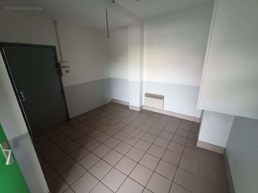 Commerce à AIXE-SUR-VIENNE