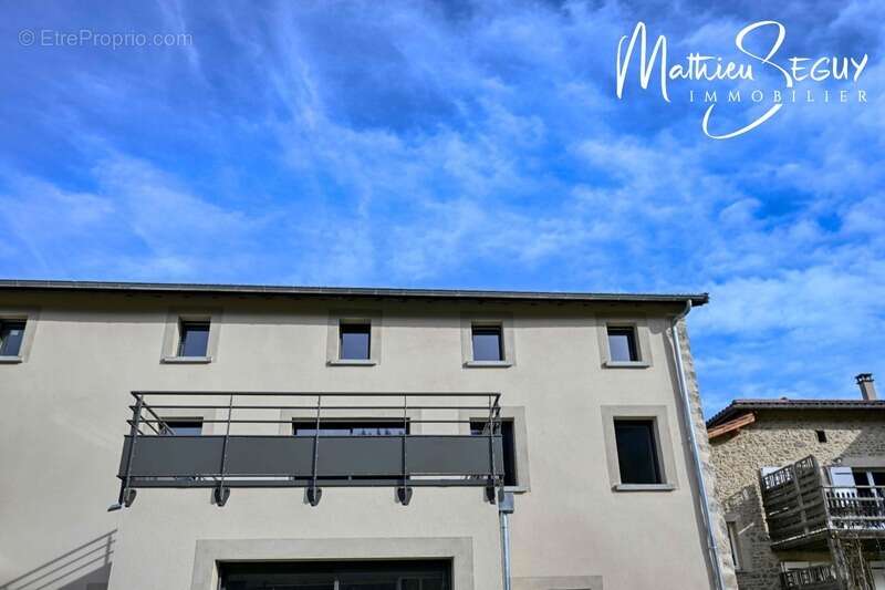 Appartement à THURINS