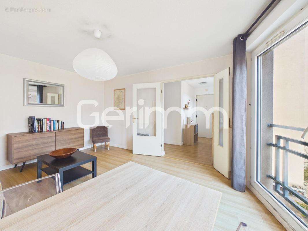 Vente - Appartement - 2 pièces + cuisine - 50 m² - 110 000 € - - photo 15