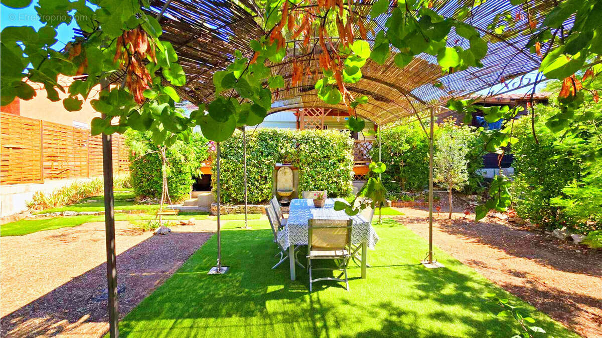 Coup de coeur au Castellet - Mobil-home avec terrain de 215 m² en pleine propriété - photo 3