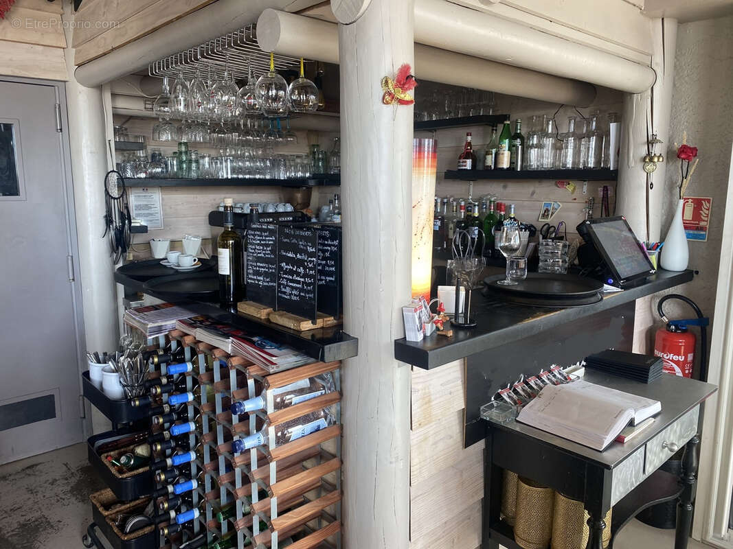 Commerce à SAINT-CYR-SUR-MER