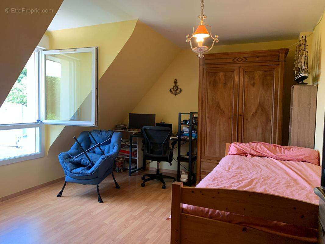 Maison de bourg - 5 pièces - PLUVIGNER - photo 7