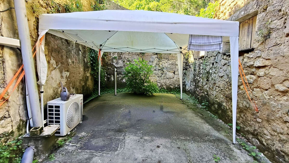 Maison à BAYON-SUR-GIRONDE