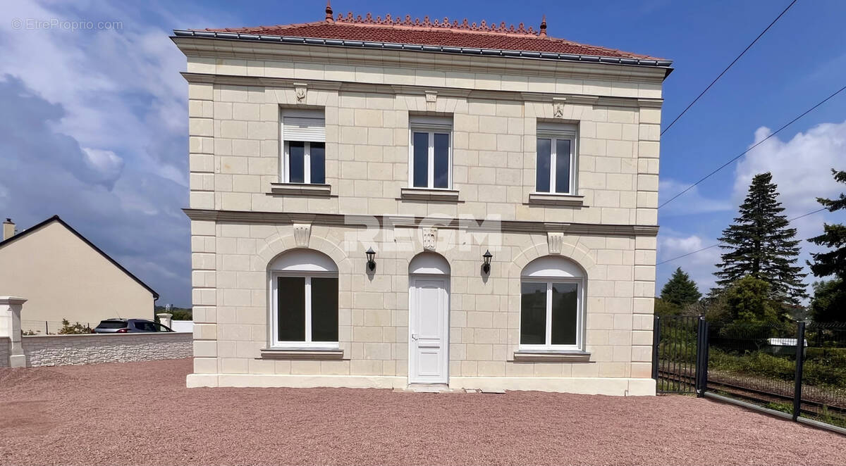 Maison à VILLEBERNIER