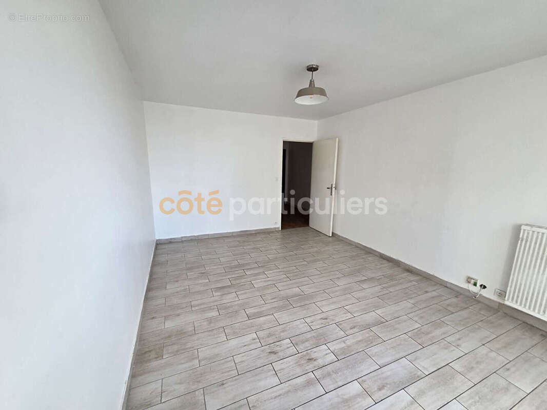 Appartement à AUBERVILLIERS