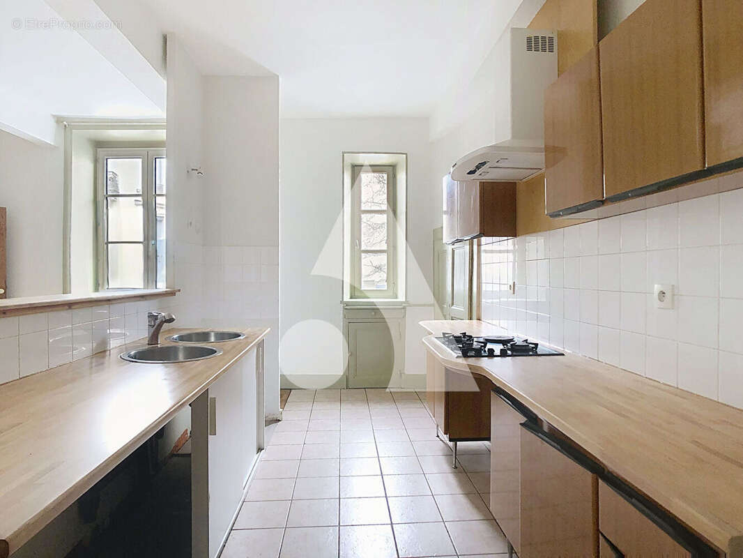 Appartement à SAINT-SYMPHORIEN-SUR-COISE